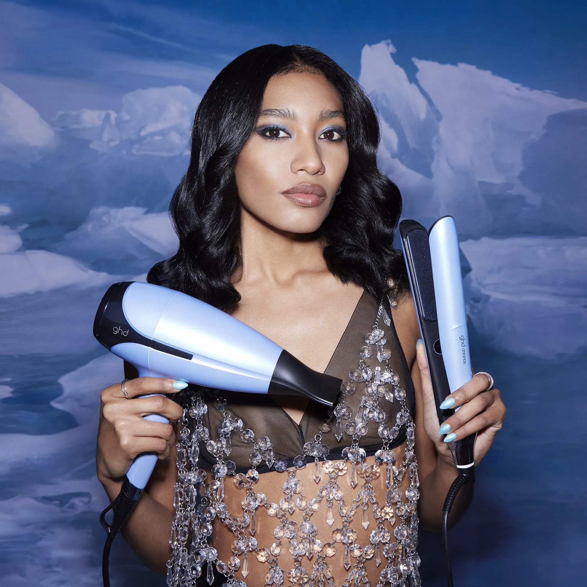 ghd Deluxe Gift Set - Chronos Hair straightener & Helios Hair Dryer in Icy Blue