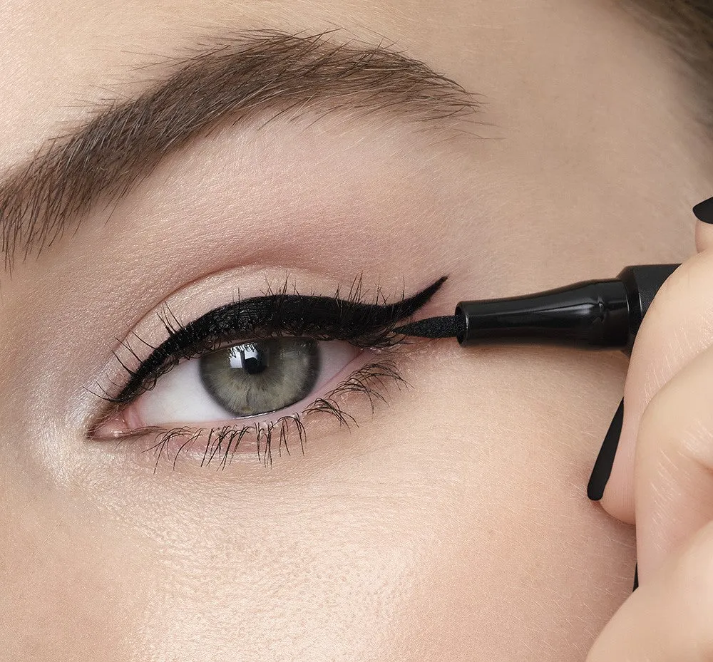 Super Definition Eyeliner